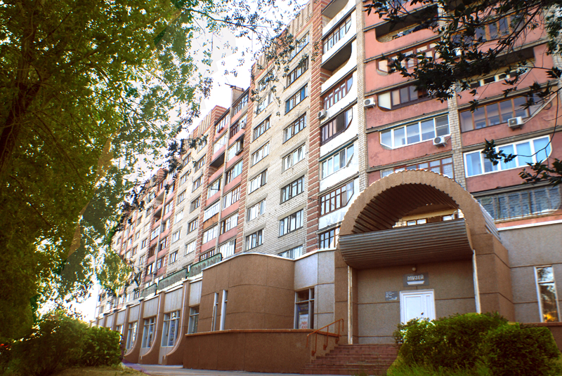Здания и сооружения: Здание, где расположен Музейно-выставочный комплекс г. Новотроицка
