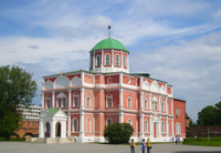 Здания и сооружения: Тульский государственный музей оружия. Здание на территории Кремля
