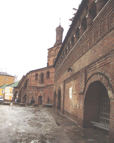 Здания и сооружения: Галерея и церковь Успения. Фото А.Лебедева
