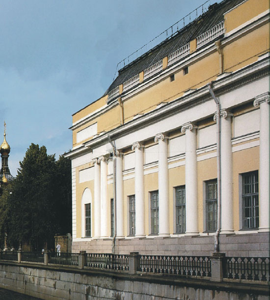 Здания и сооружения: Корпус Бенуа (филиал Русского музея)
