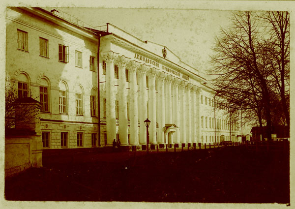 Здания и сооружения: Здание Ярославского государственного университета
