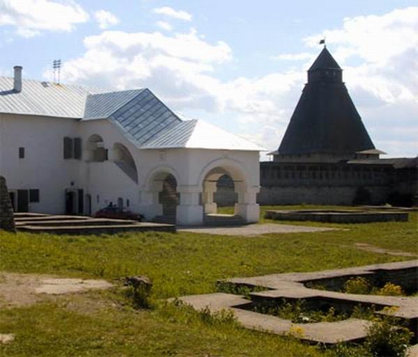 Здания и сооружения: Постоянные экспозиции Псковского музея - заповедника
