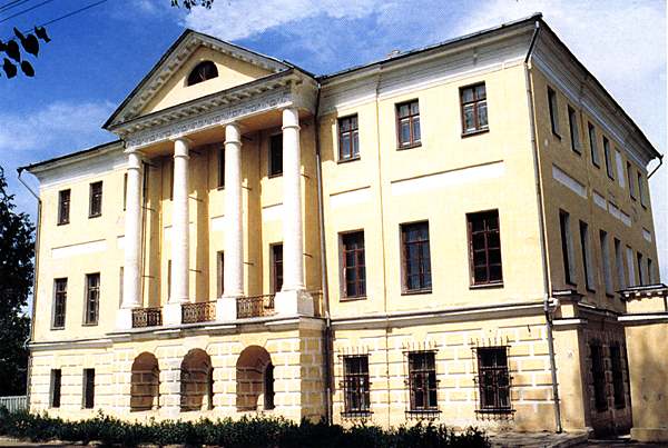 Здания и сооружения: Музей (дом фабриканта В.Елизарова, постр. в 1791 г.)
