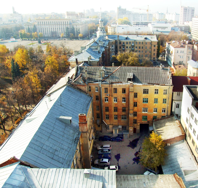 Здания и сооружения: Двор дома, где  находится Музей-квартира М.Н. Мордасовой. Вид сверху
