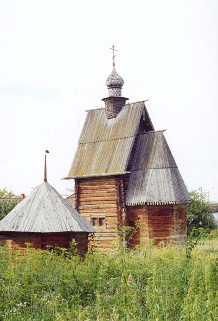 Здания и сооружения: Церковь на территории музея
