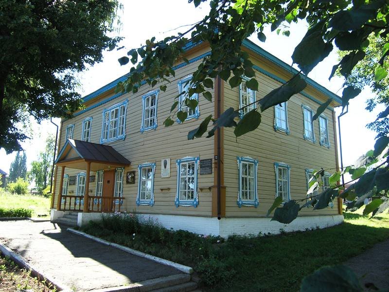 Здания и сооружения: Сернурский музейно-выставочный комплекс имени Александра Конакова
