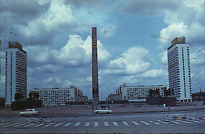 Здания и сооружения: Монумент героическим защитникам Ленинграда
