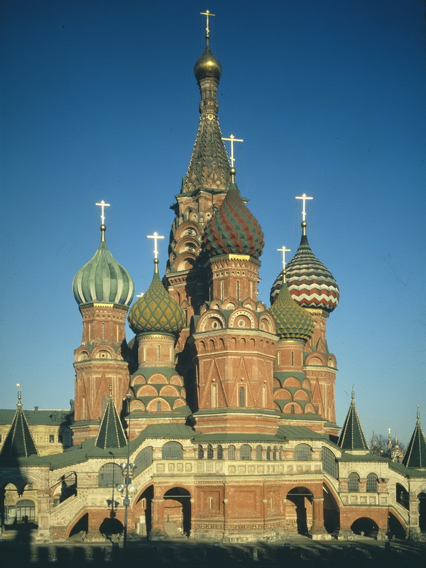 Здания и сооружения: К 450-летнему  юбилею Покровского  собора
