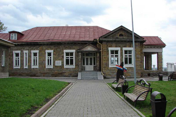 Здания и сооружения: Кемеровский музей-заповедник Красная Горка
