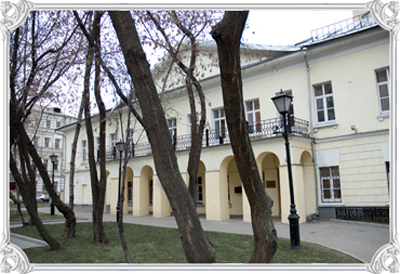 Здания и сооружения: Дом Н.В. Гоголя - мемориальный музей и научная библиотека
