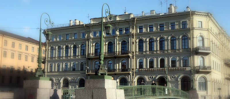 Здания и сооружения: Здание, где расположен Музейно-выставочный центр Петербургский художник
