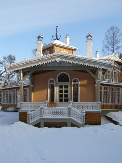 Здания и сооружения: Сказочный терем сибирского Дедушки Мороза
