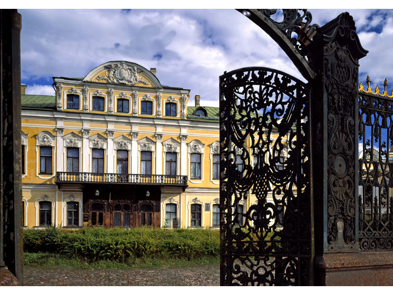 Здания и сооружения: Фасад Шереметевского дворца
