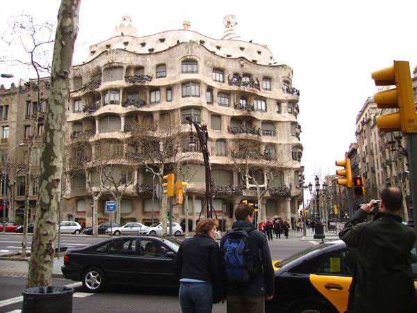 Здания и сооружения: Выставка Малевич в Барселоне
