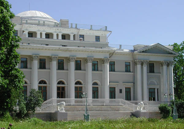 Здания и сооружения: Елагиноостровский дворец-музей
