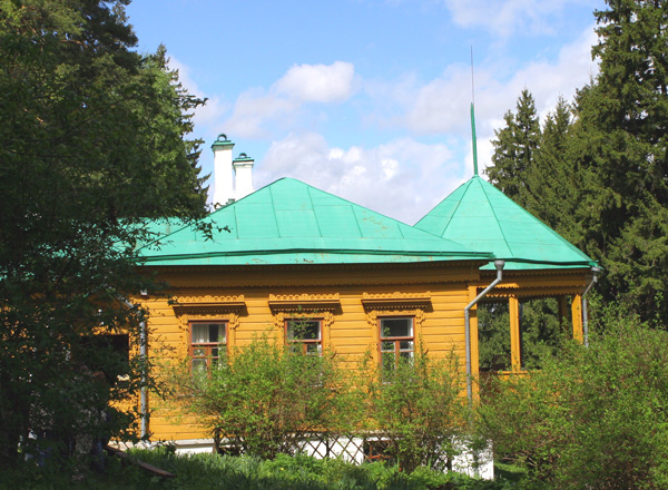 Здания и сооружения: Общий вид Дома-музея М.М. Пришвина
