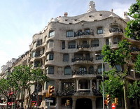 Здания и сооружения: Антонио Гауди. Дом Мила (Каменоломня). Барселона
