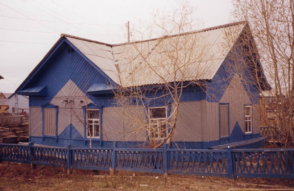 Здания и сооружения: Старое здание историко-краеведческого музея п. Красноселькуп
